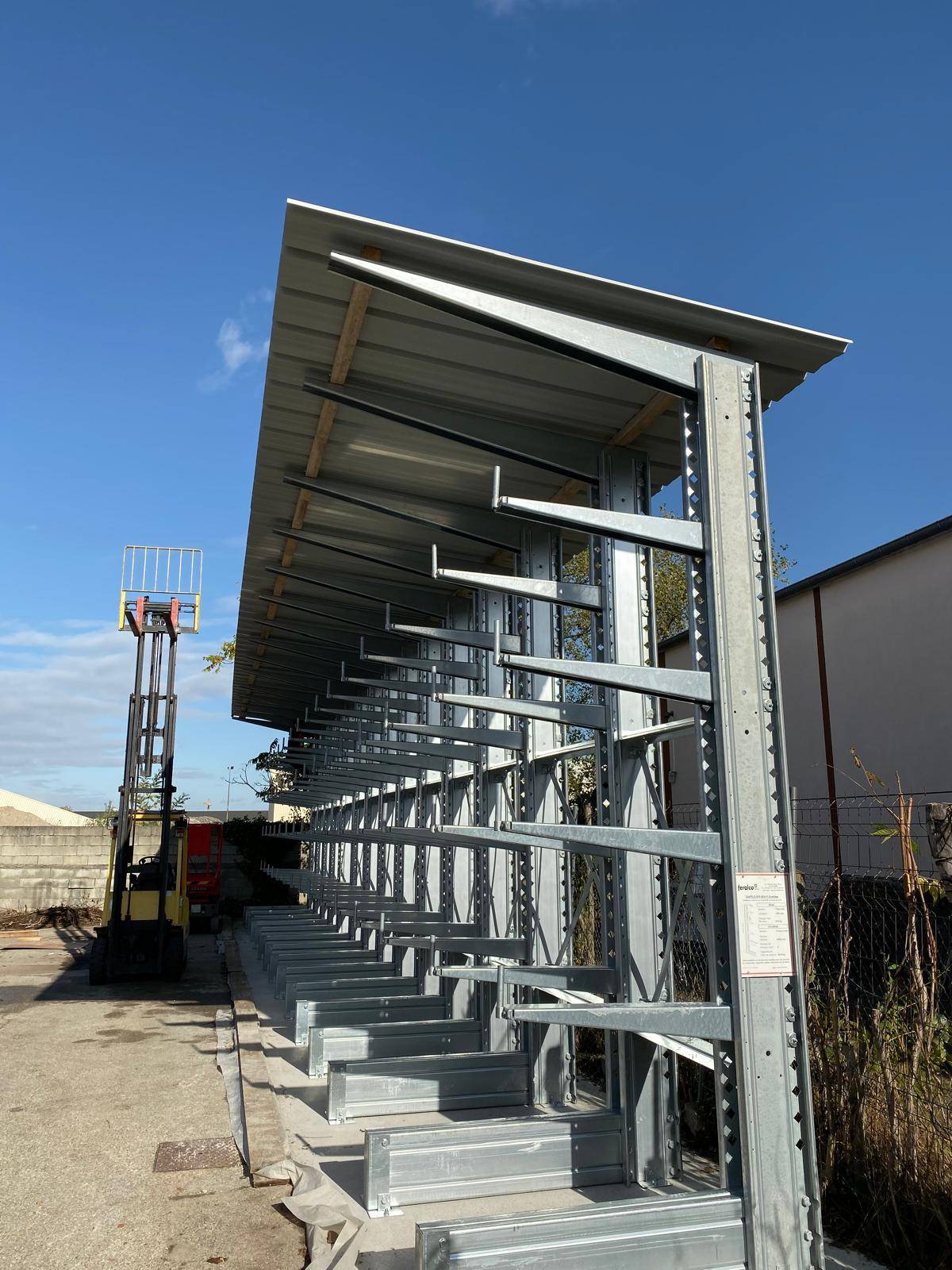 Rayonnage cantilever proche de Montpellier