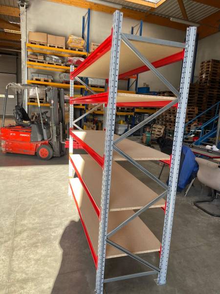 Rayonnage d'archives à Lyon dans le Rhône